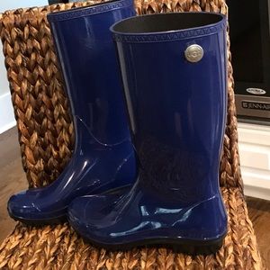 Women’s Ugg Shaye Rain Boots size 9